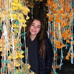 Meet your Posher, Lauren